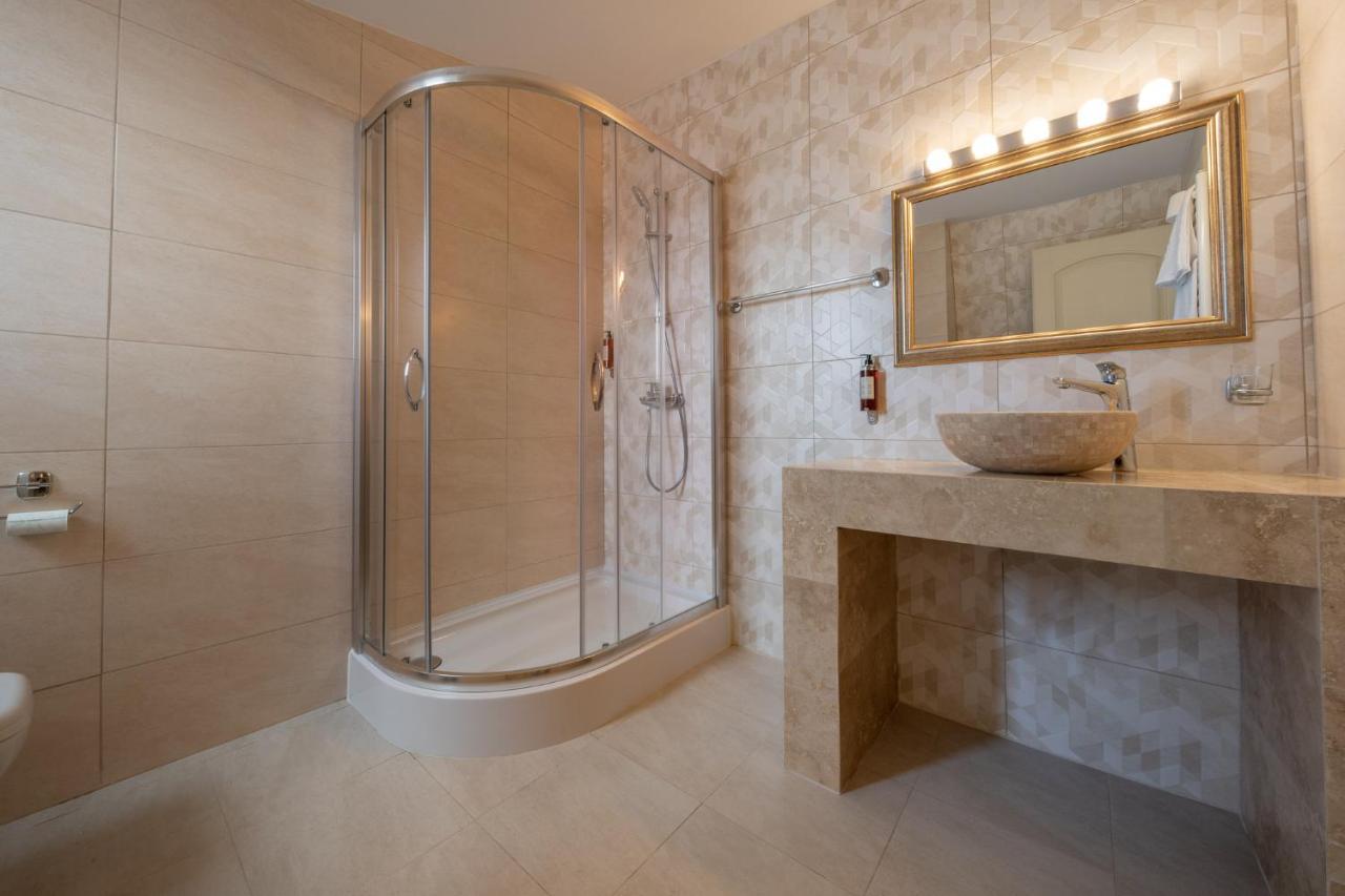 Hotel Casa Fiori Bukarest Kültér fotó