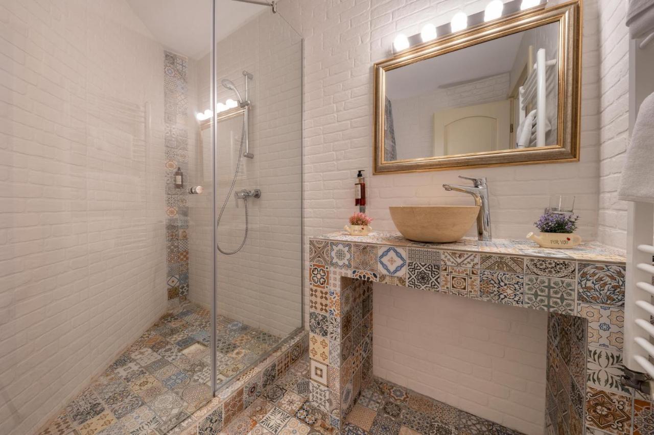 Hotel Casa Fiori Bukarest Kültér fotó
