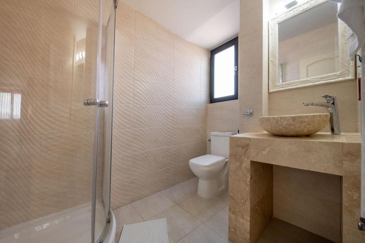 Hotel Casa Fiori Bukarest Kültér fotó