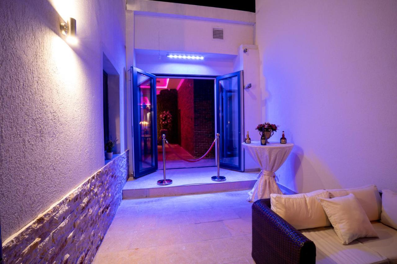 Hotel Casa Fiori Bukarest Kültér fotó